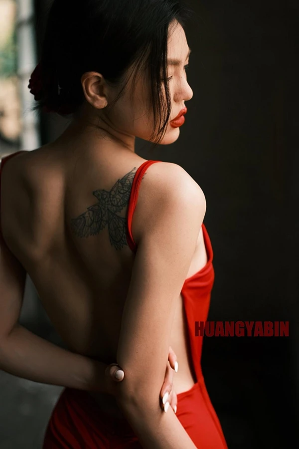 推特美女@Overthinker22 私拍尺度人体图集2