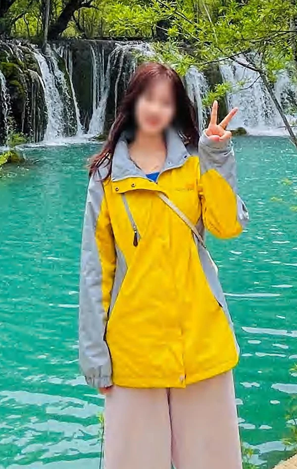 露出系福利姬@小可爱 带你游九寨尺度私拍合集